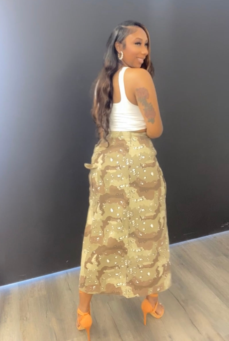 Drastic Slit Skirt